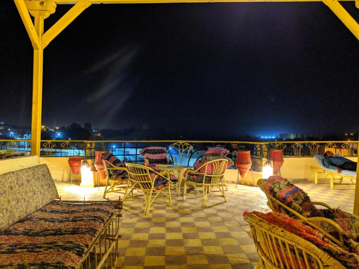 Elphardous Hotel Luxor Bagian luar foto