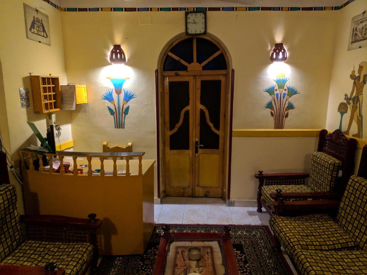 Elphardous Hotel Luxor Bagian luar foto